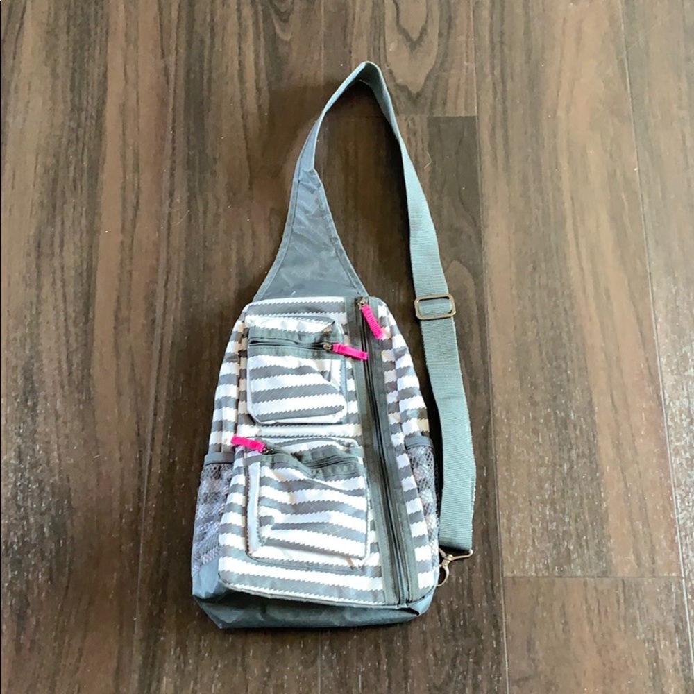 Thirty-one sling-back crossbody bag